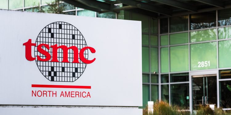 TSMC stock inches up on strong Q3 earnings but tariff risk warrants caution