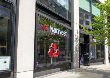 NatWest share price forecast ahead of Q3 earnings: buy or sell?