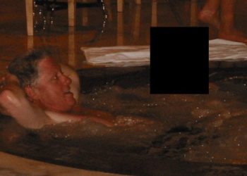 New Epstein documents include photos of Bill Clinton shirtless in hot tub, socializing with Michael Jackson