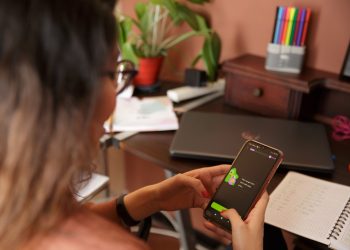 Duolingo stock forecast as CEO warns of “near-term tradeoffs”