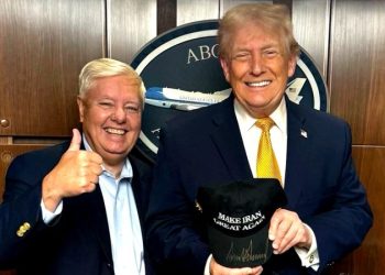 Trump signs ‘Make Iran Great Again’ hat alongside Lindsey Graham