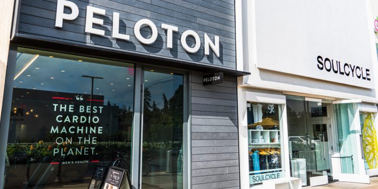 Peloton stock forms a risky pattern as insiders sell, short interest rises