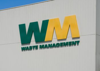 Waste Management stock forecast ahead of earnings: buy or sell?